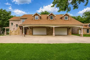 1480 Fox Ln, Burleson, TX 76028 - Photo 3