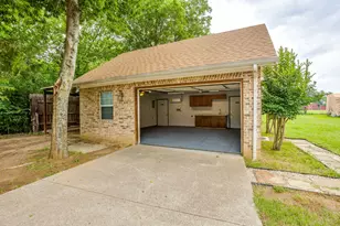 1480 Fox Ln, Burleson, TX 76028 - Photo 37