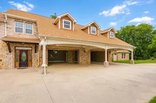 1480 Fox Ln, Burleson, TX 76028 - Photo 5