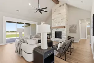 2006 Lindale Ln, Granbury, TX 76049 - Photo 15