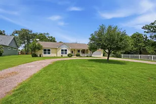 103 Seminole Dr, Gainesville, TX 76240 - Photo 5