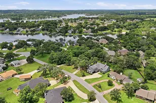 103 Seminole Dr, Gainesville, TX 76240 - Photo 9