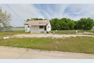 1340 N Dixon Street, Gainesville, TX 76240 - Photo 1