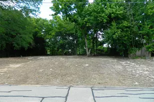 809 E 5th St, Bonham, TX 75418 - Photo 1