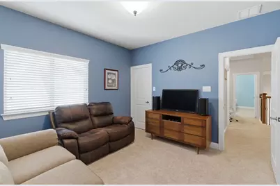 400 Ridgewood Drive, Lewisville, TX 75067 - Photo 9