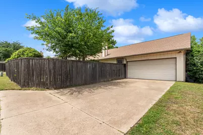 2726 Collins Boulevard, Garland, TX 75044 - Photo 15