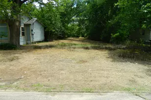 717 S 4th St, Bonham, TX 75418 - Photo 1