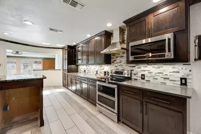 1019 Loch Lomond Drive, Arlington, TX 76012 - Photo 15
