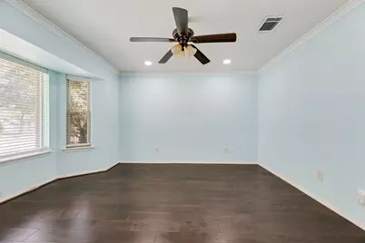 1019 Loch Lomond Drive, Arlington, TX 76012 - Photo 7
