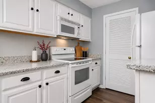 1900 Cloisters Dr, Arlington, TX 76011 - Photo 7