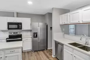 6305 Meadowglen Dr, Arlington, TX 76018 - Photo 9