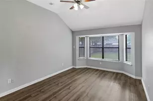 6305 Meadowglen Dr, Arlington, TX 76018 - Photo 13