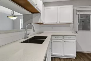 6305 Meadowglen Dr, Arlington, TX 76018 - Photo 7