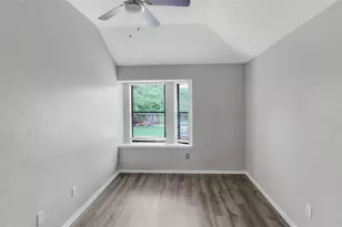 6305 Meadowglen Dr, Arlington, TX 76018 - Photo 21