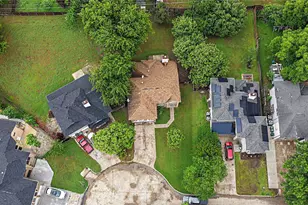 6305 Meadowglen Dr, Arlington, TX 76018 - Photo 29