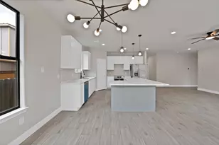 5700 Barkridge Dr, Granbury, TX 76048 - Photo 9