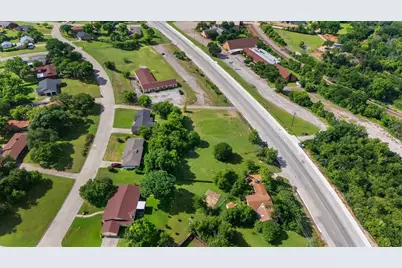 4528 Rolling Hills Drive, Fort Worth, TX 76119 - Photo 3