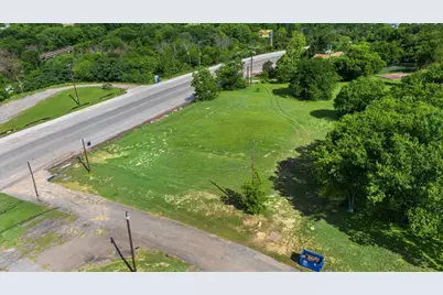 4528 Rolling Hills Drive, Fort Worth, TX 76119 - Photo 3