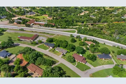 4528 Rolling Hills Drive, Fort Worth, TX 76119 - Photo 9