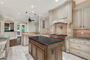 6628 Sondra Dr, Dallas, TX 75214 - Photo 9