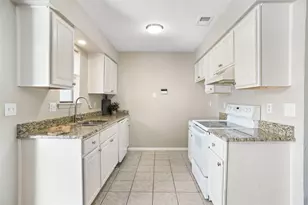 604 Timberline Dr, Hurst, TX 76053 - Photo 9