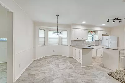 2414 Lakeview Circle, Arlington, TX 76013 - Photo 9