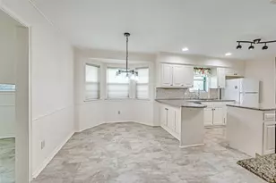 2414 Lakeview Cir, Arlington, TX 76013 - Photo 9