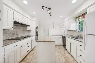 2414 Lakeview Circle, Arlington, TX 76013 - Photo 5