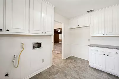 2414 Lakeview Circle, Arlington, TX 76013 - Photo 7
