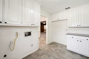 2414 Lakeview Cir, Arlington, TX 76013 - Photo 7