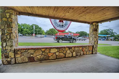 400 S Broad Street, Saint Jo, TX 76265 - Photo 11