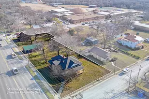 400 S Broad St, Saint Jo, TX 76265 - Photo 1