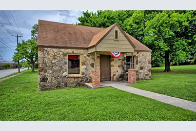 400 S Broad Street, Saint Jo, TX 76265 - Photo 15