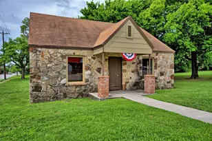 400 S Broad St, Saint Jo, TX 76265 - Photo 15
