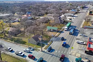 400 S Broad St, Saint Jo, TX 76265 - Photo 3