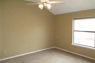 2101 Churchill Downs Dr, Arlington, TX 76017 - Photo 11