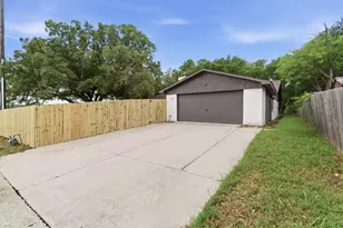 6422 Faircove Cir, Garland, TX 75043 - Photo 31