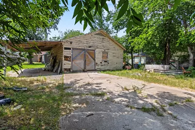 2006 Fort Worth Street, Grand Prairie, TX 75050 - Photo 17