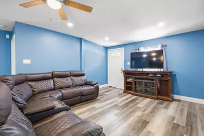 2006 Fort Worth Street, Grand Prairie, TX 75050 - Photo 3