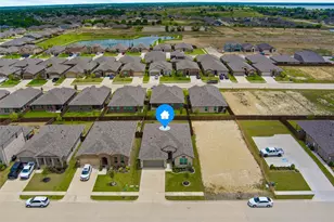 1927 Jackson St, Cleburne, TX 76033 - Photo 3