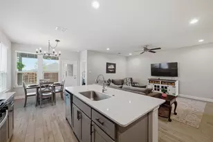 1927 Jackson St, Cleburne, TX 76033 - Photo 5