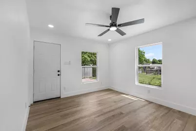 1808 Glenmore Avenue, Fort Worth, TX 76102 - Photo 11