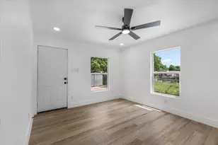 1808 Glenmore Ave, Fort Worth, TX 76102 - Photo 11