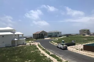 134 China Beach Dr, Corpus Christi, TX 78373 - Photo 3