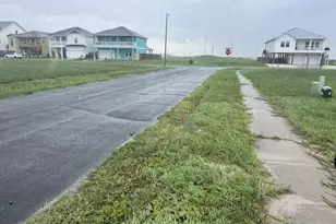 134 China Beach Dr, Corpus Christi, TX 78373 - Photo 5