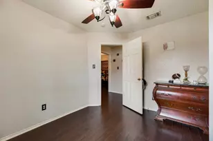 808 Chancellorsville Pkwy, Grand Prairie, TX 75052 - Photo 17