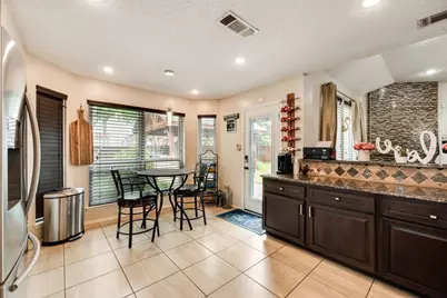 808 Chancellorsville Parkway, Grand Prairie, TX 75052 - Photo 11