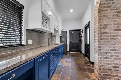 404 Charleston Park Drive, Woodway, TX 76712 - Photo 15