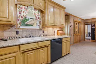 3411 Lakeview Dr, Grapevine, TX 76051 - Photo 13