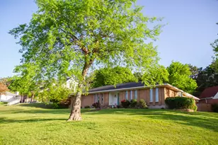 1256 Golden Trophy Dr, Dallas, TX 75232 - Photo 3